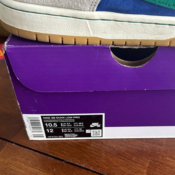 NIKE SB PHANTOM/MALACHITE 2023 DUNK
MODERATELY WORN - Picture 7 of 7